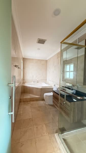 Holland Grove, Holland Grove View, 4 Bedrooms, 3,500 sqft, Semi-Detached House For Rent, by Jose Loh Zhenhao, 500139820 - Bathroom - PropertyGuru.com.sg