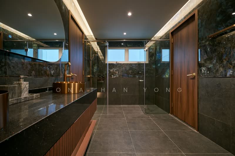 Woodgrove Estate, 19 Woodgrove Avenue, 7 Bedrooms, 8,000 sqft, Detached House For Rent, by Jonathan Yong, 500139828 - Bathroom - PropertyGuru.com.sg