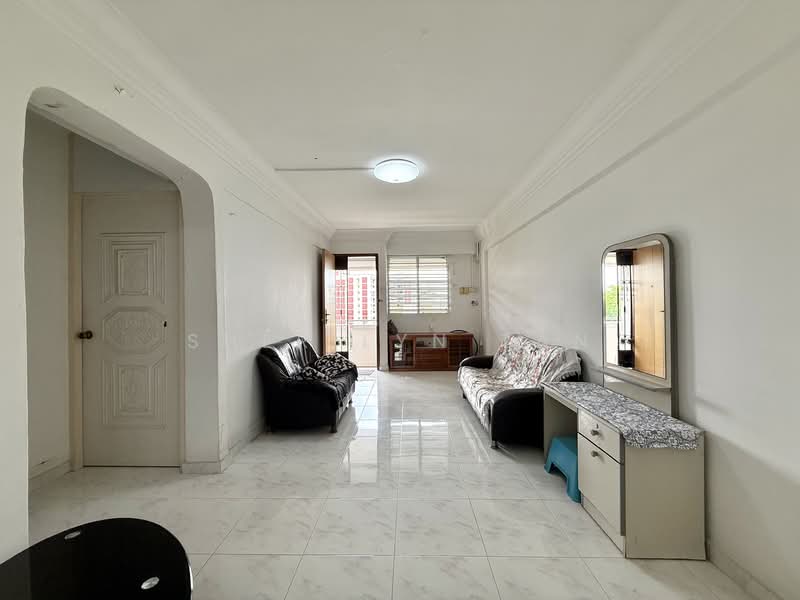 182 Ang Mo Kio Avenue 5, 182 Ang Mo Kio Avenue 5, 2 Bedrooms, 732 sqft, HDB Flat For Sale, by Sherilyn Tan, 500139846 - Living Room - PropertyGuru.com.sg