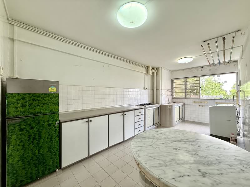 182 Ang Mo Kio Avenue 5, 182 Ang Mo Kio Avenue 5, 2 Bedrooms, 732 sqft, HDB Flat For Sale, by Sherilyn Tan, 500139846 - Kitchen - PropertyGuru.com.sg