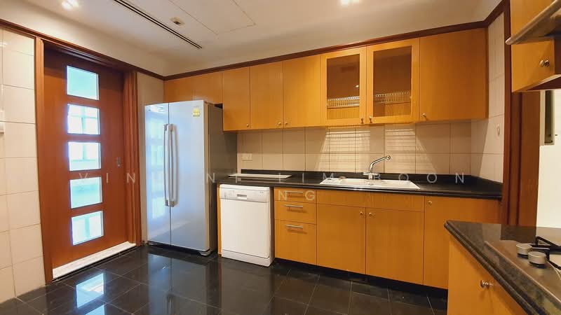 Orchard Scotts, 11 Anthony Road, 4 Bedrooms, 2,680 sqft, Condominium For Rent, by Vincent Lim Boon Seng, 500139852 - Kitchen - PropertyGuru.com.sg