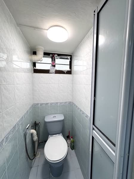 35 Marine Crescent, 35 Marine Crescent, 2 Bedrooms, 635 sqft, HDB Flat For Sale, by Rowena Yap, 500139860 - Bathroom - PropertyGuru.com.sg
