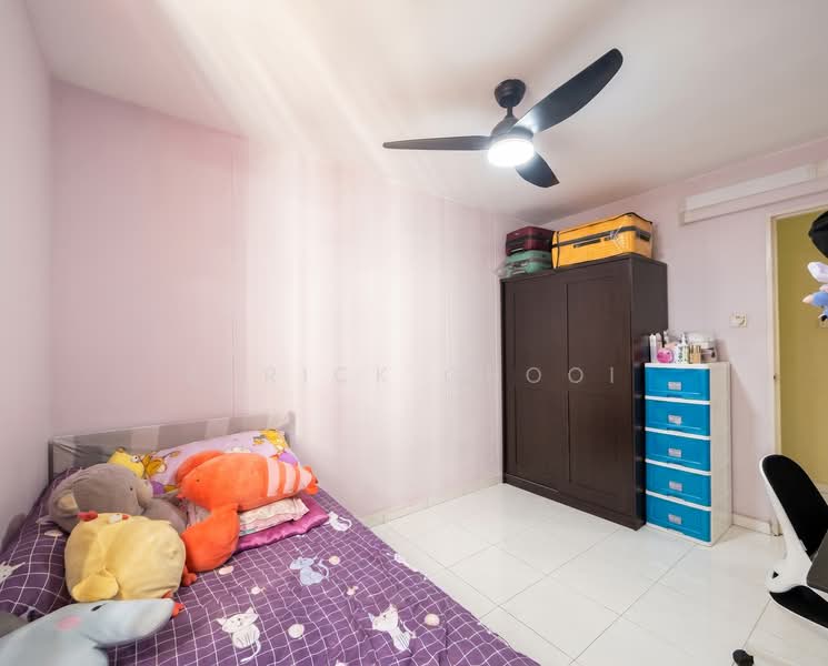 340A Sembawang Close, 340A Sembawang Close, 3 Bedrooms, 1,012 sqft, HDB Flat For Sale, by Edrick Chooi, 500139861 - Bedroom 2 - PropertyGuru.com.sg