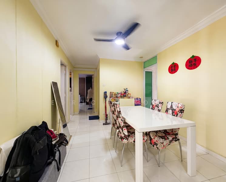 340A Sembawang Close, 340A Sembawang Close, 3 Bedrooms, 1,012 sqft, HDB Flat For Sale, by Edrick Chooi, 500139861 - Dining Room - PropertyGuru.com.sg
