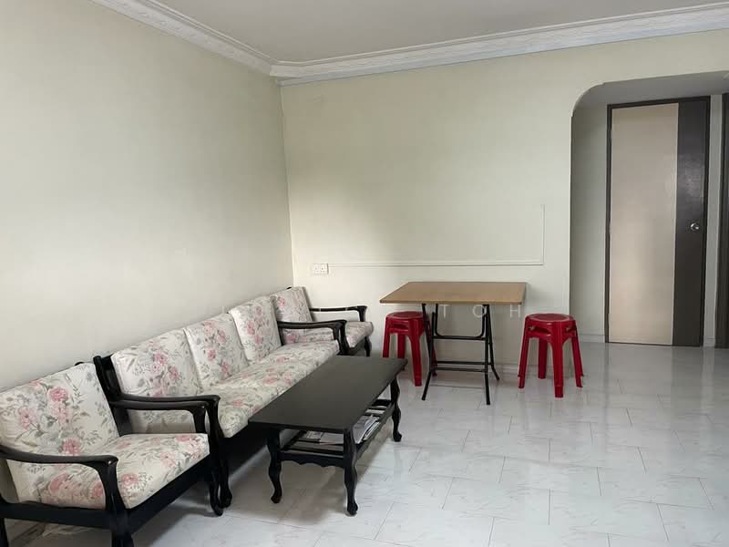 860 Yishun Avenue 4, 860 Yishun Avenue 4, 3 Bedrooms, 925 sqft, HDB Flat For Rent, by Glenice Toh, 500139873 - Living Room - PropertyGuru.com.sg