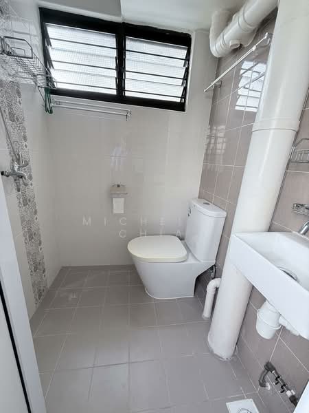 616 Bedok Reservoir Road, 616 Bedok Reservoir Road, 2 Bedrooms, 732 sqft, HDB Flat For Sale, by Michelle Chia, 500139876 - Bathroom - PropertyGuru.com.sg