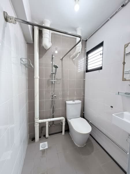 616 Bedok Reservoir Road, 616 Bedok Reservoir Road, 2 Bedrooms, 732 sqft, HDB Flat For Sale, by Michelle Chia, 500139876 - Bathroom - PropertyGuru.com.sg