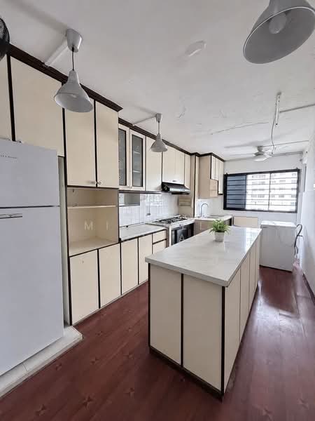 616 Bedok Reservoir Road, 616 Bedok Reservoir Road, 2 Bedrooms, 732 sqft, HDB Flat For Sale, by Michelle Chia, 500139876 - Kitchen - PropertyGuru.com.sg