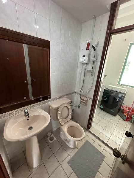 Hazel Park Condo, 15 Hazel Park Condo, Room Rental, 75 sqft, Condominium For Rent, by Albert Yang, 500139881 - Bathroom - PropertyGuru.com.sg