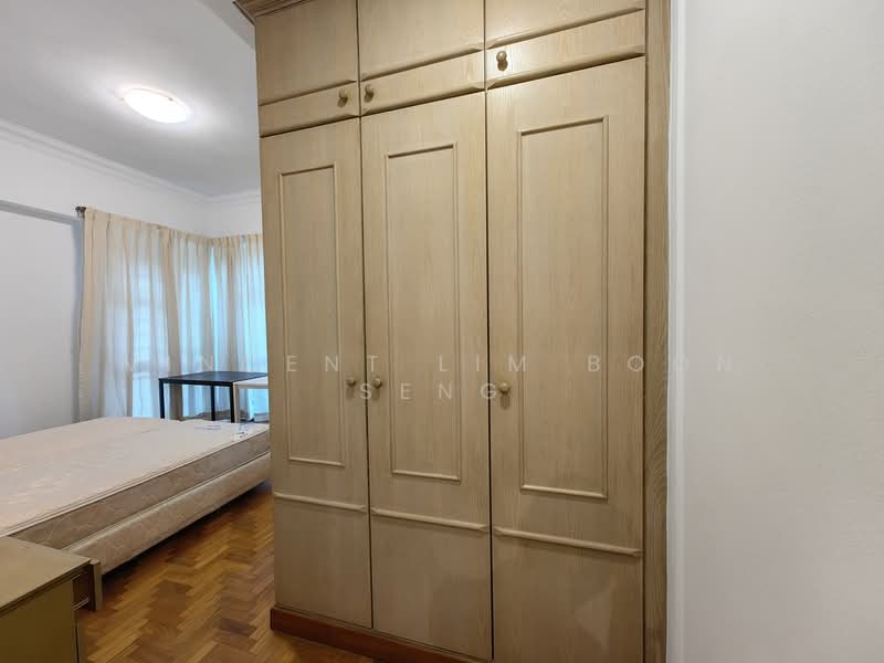 Royal Palm Mansions, 330 Pasir Panjang Road, 3 Bedrooms, 1,238 sqft, Condominium For Rent, by Vincent Lim Boon Seng, 500139884 - Master Bedroom - PropertyGuru.com.sg