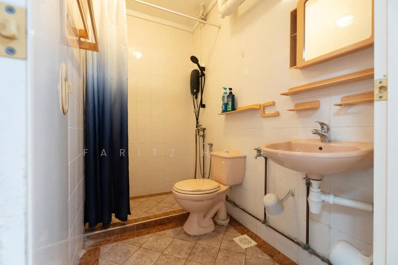 269 Toh Guan Road, 269 Toh Guan Road, 3 Bedrooms, 1,076 sqft, HDB Flat For Sale, by Faritz Hameed, 500139885 - Bathroom - PropertyGuru.com.sg