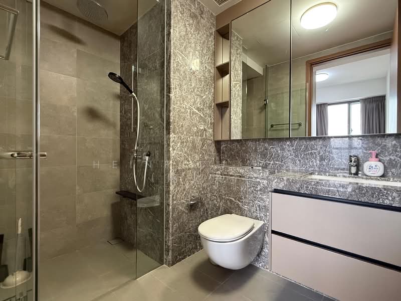 Stirling Residences, 23 Stirling Road, 2 Bedrooms, 689 sqft, Condominium For Rent, by Heinrich Tan (้ๅฐๆดช), 500139888 - Bathroom - PropertyGuru.com.sg