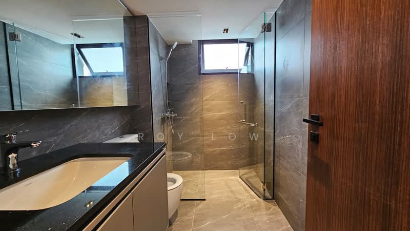 FREEEHOLD D12 6bed 4bath New Landed 5400sf - Balestier, Zhongshan Mall, NTUC, 10min ToaPayoh MRT, , 6 Bedrooms, 5,400 sqft, Terraced House For Sale, by Roy Low, 500139890 - Bathroom - PropertyGuru.com.sg