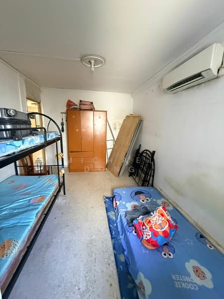 295 Tampines Street 22, 295 Tampines Street 22, 2 Bedrooms, 786 sqft, HDB Flat For Sale, by Michael Dong, 500139891 - Bedroom - PropertyGuru.com.sg