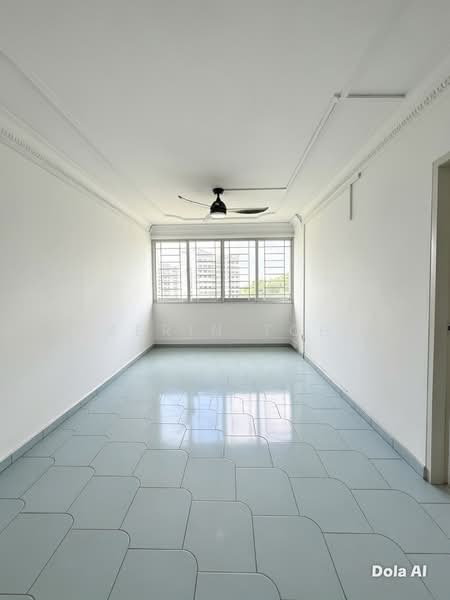 870 Yishun Street 81, 870 Yishun Street 81, 3 Bedrooms, 1,119 sqft, HDB Flat For Rent, by Kerin Toh, 500139893 - Living Room - PropertyGuru.com.sg