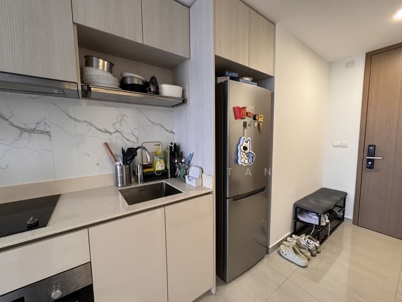 Whistler Grand, 109 West Coast Vale, 1 Bedroom, 506 sqft, Condominium For Rent, by Lucas Tan, 500139894 - Kitchen - PropertyGuru.com.sg