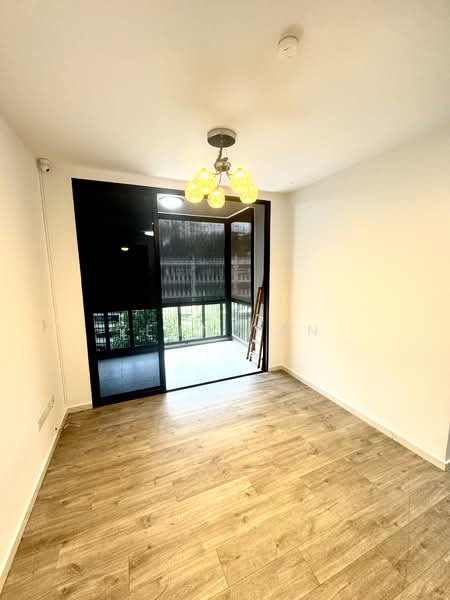 Le Quest, 2 Bukit Batok Street 41, 3 Bedrooms, 1,023 sqft, Condominium For Sale, by Zenn Tan, 500139905 - Balcony - PropertyGuru.com.sg