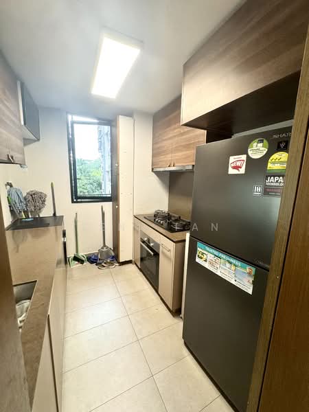 Le Quest, 2 Bukit Batok Street 41, 3 Bedrooms, 1,023 sqft, Condominium For Sale, by Zenn Tan, 500139905 - Kitchen - PropertyGuru.com.sg