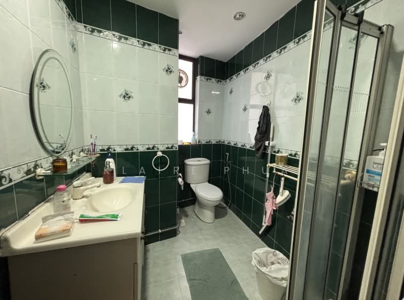 Lakepoint Condo, 2 Lakepoint Drive, 3 Bedrooms, 2,271 sqft, Condominium For Sale, by Klaire Phua, 500139911 - Bathroom - PropertyGuru.com.sg