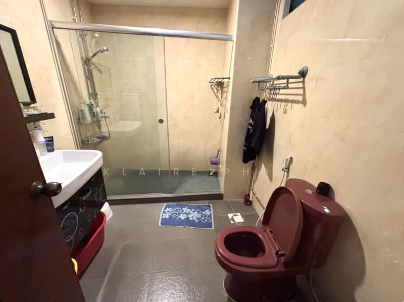 Lakepoint Condo, 2 Lakepoint Drive, 3 Bedrooms, 2,271 sqft, Condominium For Sale, by Klaire Phua, 500139911 - Bathroom - PropertyGuru.com.sg
