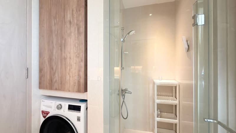 J Gateway, 2 Gateway Drive, 1 Bedroom, 517 sqft, Condominium For Rent, by Freddie Xu, 500139932 - Bathroom - PropertyGuru.com.sg