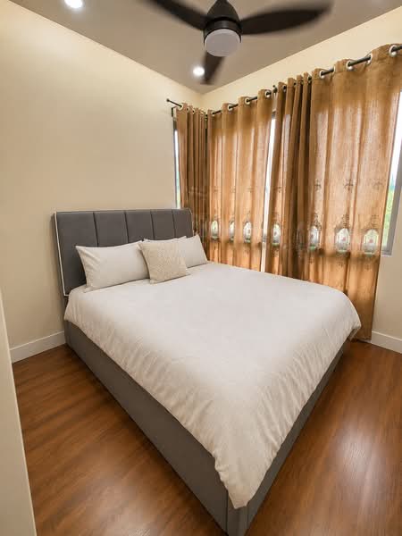 Palm Isles, 34 Flora Drive, 2 Bedrooms, 786 sqft, Condominium For Sale, by Jerome Lim, 500139939 - Bedroom - PropertyGuru.com.sg