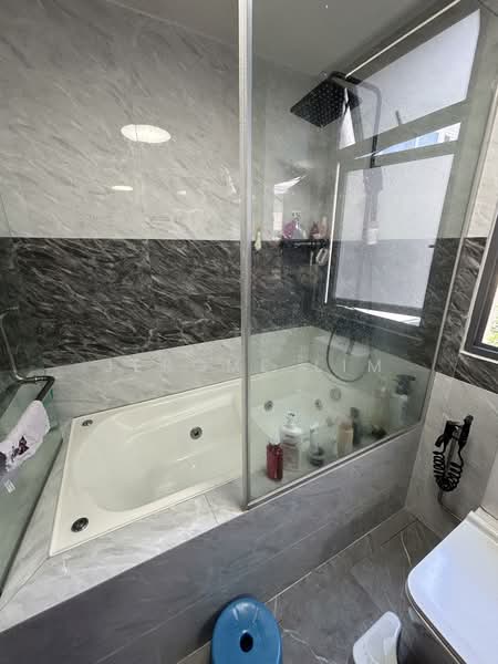 Palm Isles, 34 Flora Drive, 2 Bedrooms, 786 sqft, Condominium For Sale, by Jerome Lim, 500139939 - PropertyGuru.com.sg