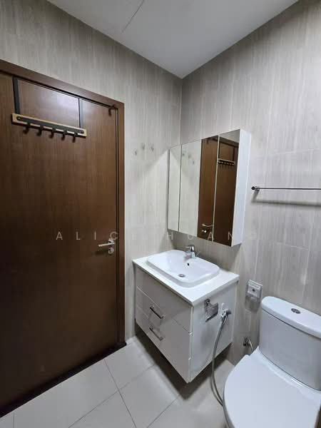 The Hillford, 180 Jalan Jurong Kechil, 1 Bedroom, 398 sqft, Condominium For Sale, by Alice Huang, 500139940 - Bathroom - PropertyGuru.com.sg