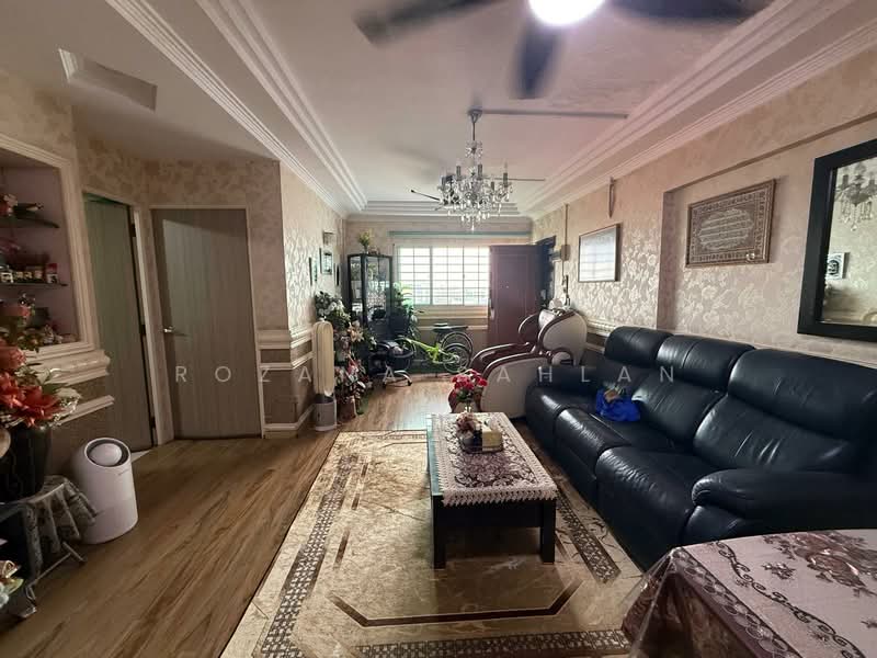 608 Bedok Reservoir Road, 608 Bedok Reservoir Road, 3 Bedrooms, 979 sqft, HDB Flat For Sale, by Rozana Sahlan, 500139943 - Living Room - PropertyGuru.com.sg