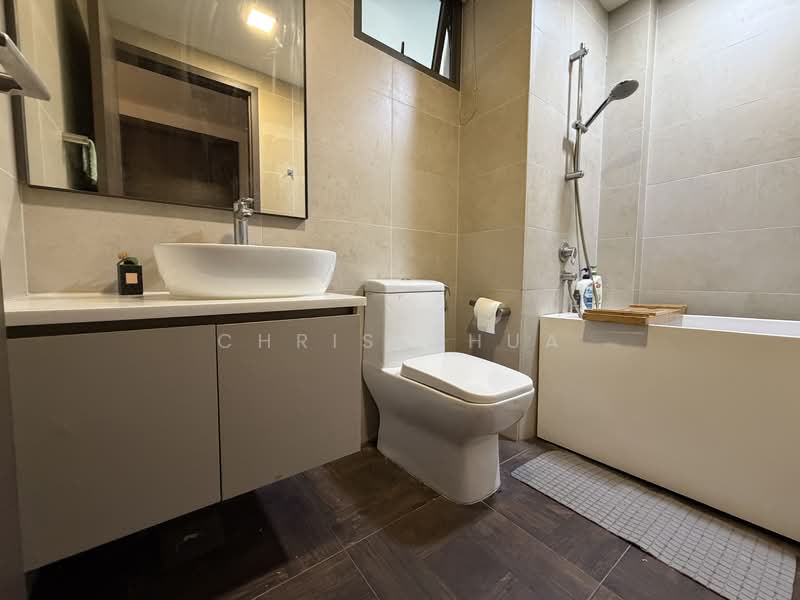 Vue 8 Residence, Pasir Ris Heights, 2 Bedrooms, 775 sqft, Condominium For Sale, by Chris Chua, 500139970 - Bathroom - PropertyGuru.com.sg
