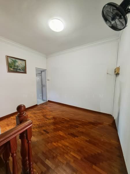 Super Cheap Inter Terrace Renovated For Rent, , 4 Bedrooms, 2,350 sqft, Terraced House For Rent, by Michael Lim, 500139976 - Level 2 family area - PropertyGuru.com.sg