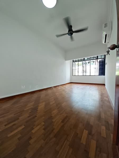 Super Cheap Inter Terrace Renovated For Rent, , 5 Bedrooms, 2,350 sqft, Terraced House For Rent, by Michael Lim, 500139976 - Bedroom 2 - PropertyGuru.com.sg