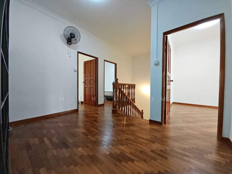 Super Cheap Inter Terrace Renovated For Rent, , 5 Bedrooms, 2,350 sqft, Terraced House For Rent, by Michael Lim, 500139976 - Corridor - PropertyGuru.com.sg
