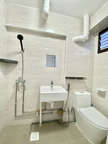 862A Tampines Street 83, 862A Tampines Street 83, 3 Bedrooms, 1,313 sqft, HDB Flat For Sale, by Aaron Hong, 500139978 - Bathroom - PropertyGuru.com.sg