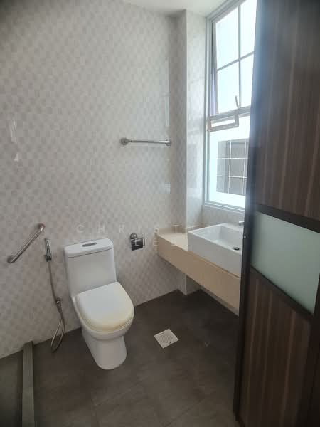 Lorong 104 Changi, , 5 Bedrooms, 3,800 sqft, Corner Terrace For Sale, by Christina Lee, 500139980 - Bathroom - PropertyGuru.com.sg