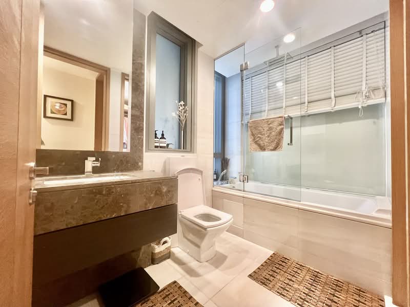 Concourse Skyline, 296 Beach Road, 1 Bedroom, 862 sqft, Condominium For Sale, by Nicole Teo, 500139983 - Bathroom - PropertyGuru.com.sg