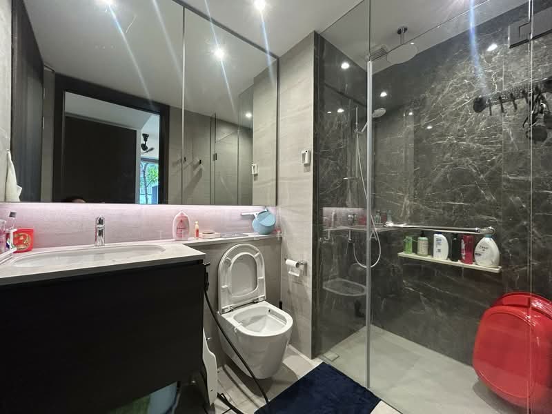 Pasir Ris 8, 8 Pasir Ris Drive 8, 2 Bedrooms, 721 sqft, Apartment For Rent, by Teo En Jia, 500139988 - Bathroom - PropertyGuru.com.sg