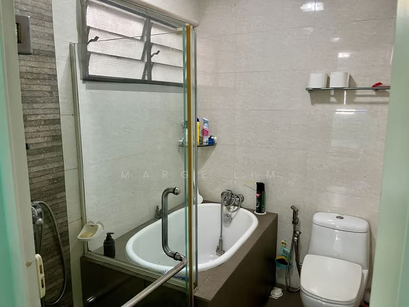 108 Mcnair Road, 108 Mcnair Road, 3 Bedrooms, 1,119 sqft, HDB Flat For Sale, by Marge Lim, 500139997 - Bathroom - PropertyGuru.com.sg