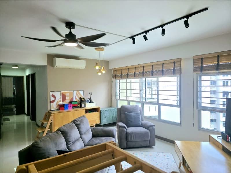 874D Tampines Street 85, 874D Tampines Street 85, 3 Bedrooms, 1,216 sqft, HDB Flat For Sale, by Fai Muni, 500140008 - Living Room - PropertyGuru.com.sg