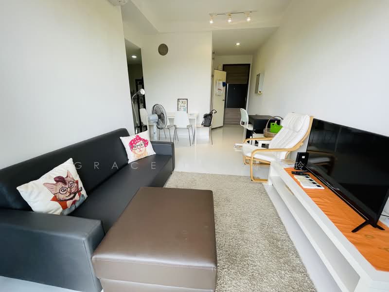 Suites De Laurel, 2 Jalan Anak Bukit, 2 Bedrooms, 721 sqft, Condominium For Sale, by Grace Tan 陈丽玲, 500140009 - Living Room - PropertyGuru.com.sg