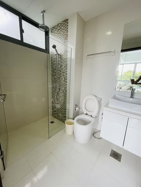 Suites De Laurel, 2 Jalan Anak Bukit, 2 Bedrooms, 721 sqft, Condominium For Sale, by Grace Tan 陈丽玲, 500140009 - Bathroom - PropertyGuru.com.sg