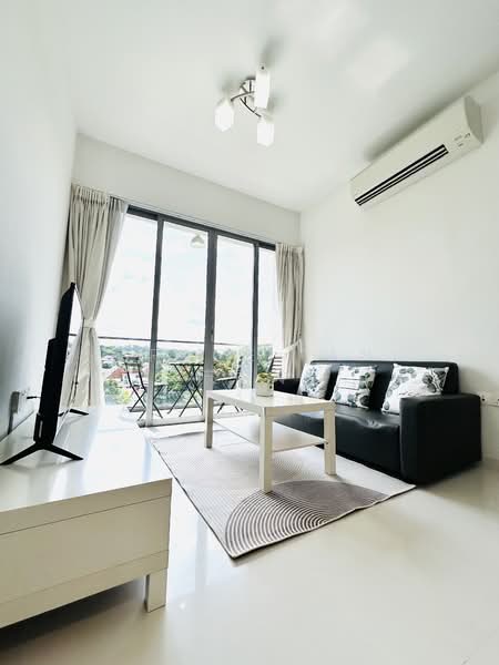 Suites De Laurel, 2 Jalan Anak Bukit, 2 Bedrooms, 721 sqft, Condominium For Sale, by Grace Tan 陈丽玲, 500140009 - Living Room - PropertyGuru.com.sg