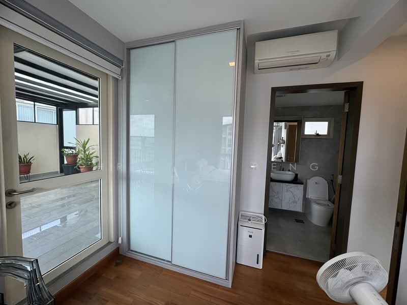 Watercolours, 35 Pasir Ris Link, 4 Bedrooms, 2,174 sqft, Executive Condominium For Sale, by Christine Peng 彭婷婷, 500140040 - Bathroom - PropertyGuru.com.sg