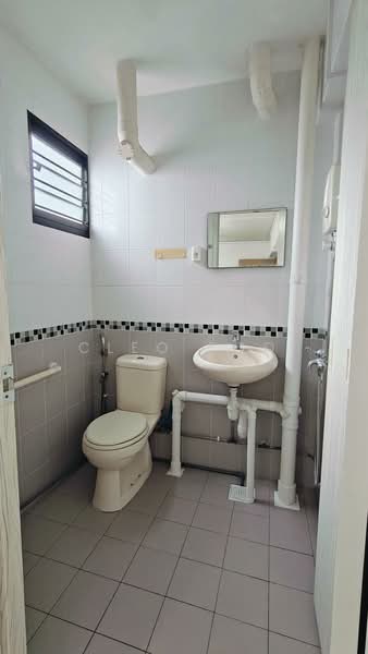 742 Yishun Avenue 5, 742 Yishun Avenue 5, 3 Bedrooms, 1,001 sqft, HDB Flat For Sale, by Cleo Foo, 500140046 - Bathroom - PropertyGuru.com.sg