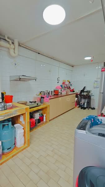742 Yishun Avenue 5, 742 Yishun Avenue 5, 3 Bedrooms, 1,001 sqft, HDB Flat For Sale, by Cleo Foo, 500140046 - Kitchen - PropertyGuru.com.sg