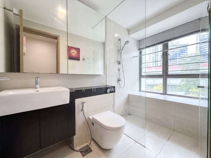 Trevista, 25 Lorong 3 Toa Payoh, 2 Bedrooms, 926 sqft, Condominium For Sale, by Tan Wei, 500140047 - Bathroom - PropertyGuru.com.sg