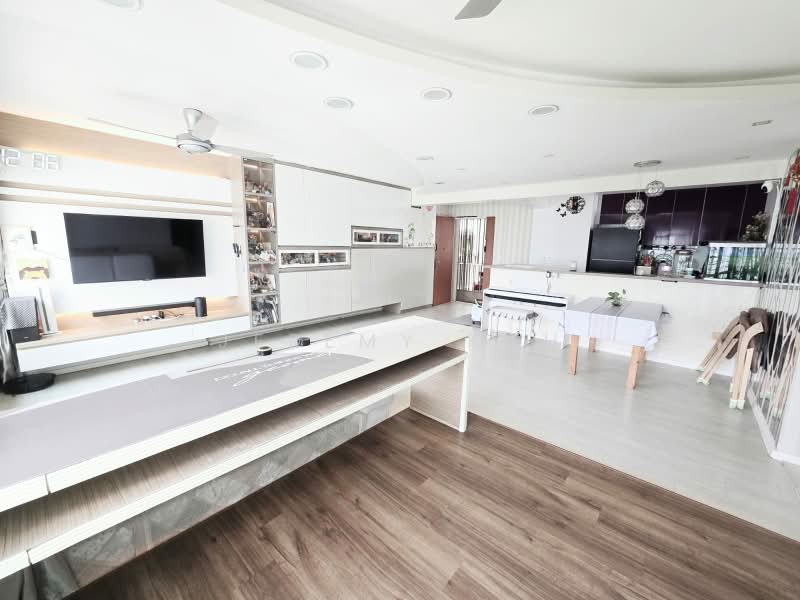 664B Punggol Drive, 664B Punggol Drive, 3 Bedrooms, 1,184 sqft, HDB Flat For Sale, by Jeremy Koh, 500140048 - Living Room - PropertyGuru.com.sg