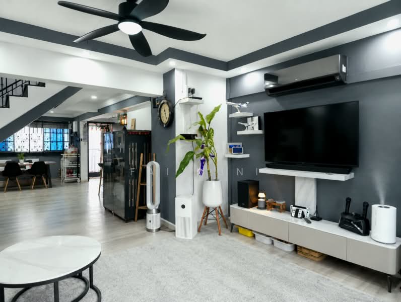 336 Jurong East Avenue 1, 336 Jurong East Avenue 1, 3 Bedrooms, 1,604 sqft, HDB Flat For Sale, by Fai Muni, 500140056 - Living Room - PropertyGuru.com.sg