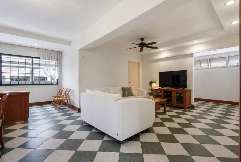 558 Pasir Ris Street 51, 558 Pasir Ris Street 51, 4 Bedrooms, 1,324 sqft, HDB Flat For Sale, by June Ling, 500140060 - Living Room - PropertyGuru.com.sg