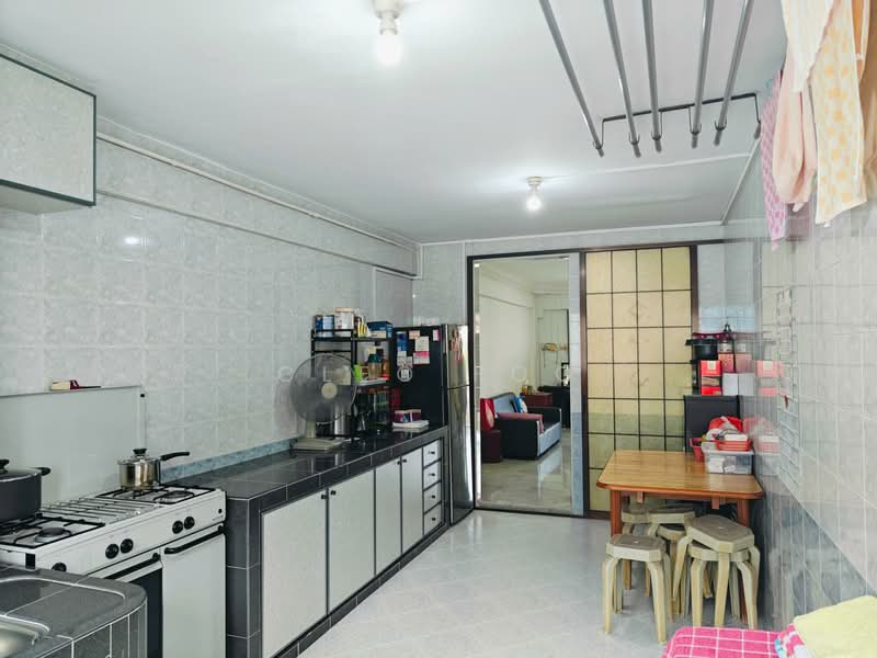 225A Jurong East Street 21, 225A Jurong East Street 21, 2 Bedrooms, 721 sqft, HDB Flat For Sale, by Cleo Foo, 500140067 - Kitchen - PropertyGuru.com.sg